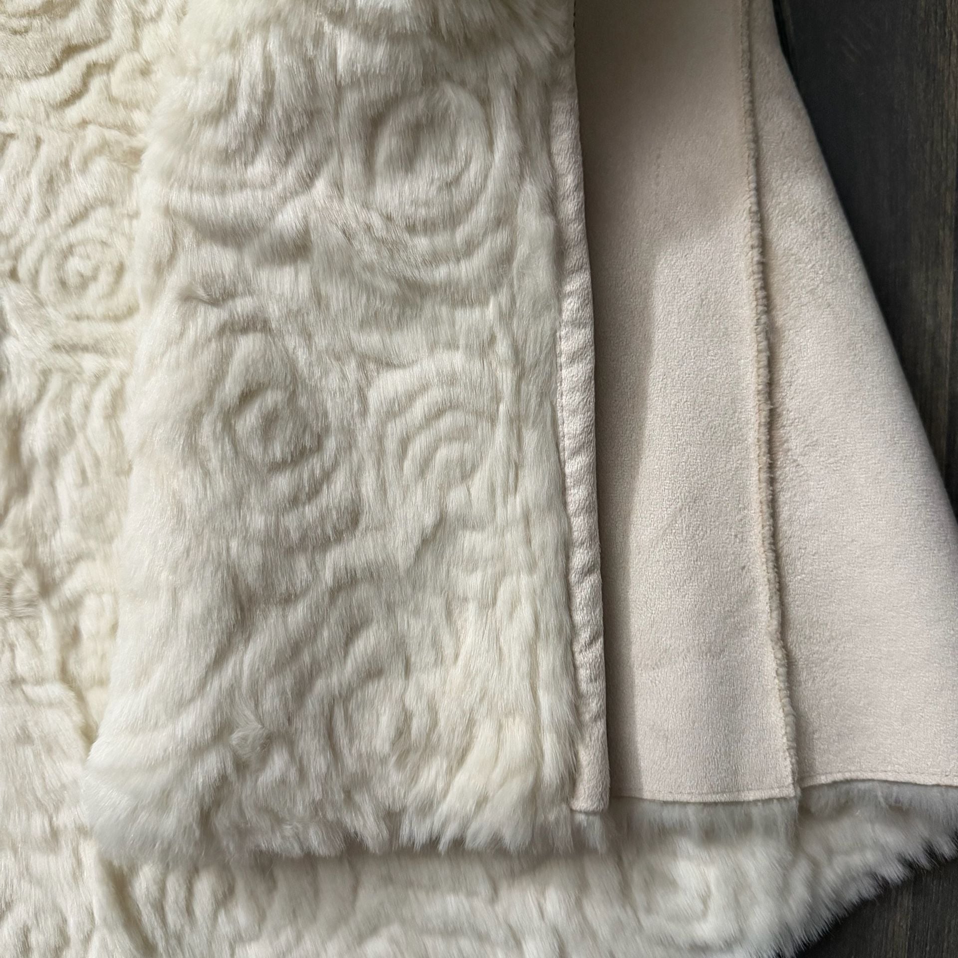 Coldwater Creek Faux Suede Rose Swirl Faux Fur Vest reveIvory 6