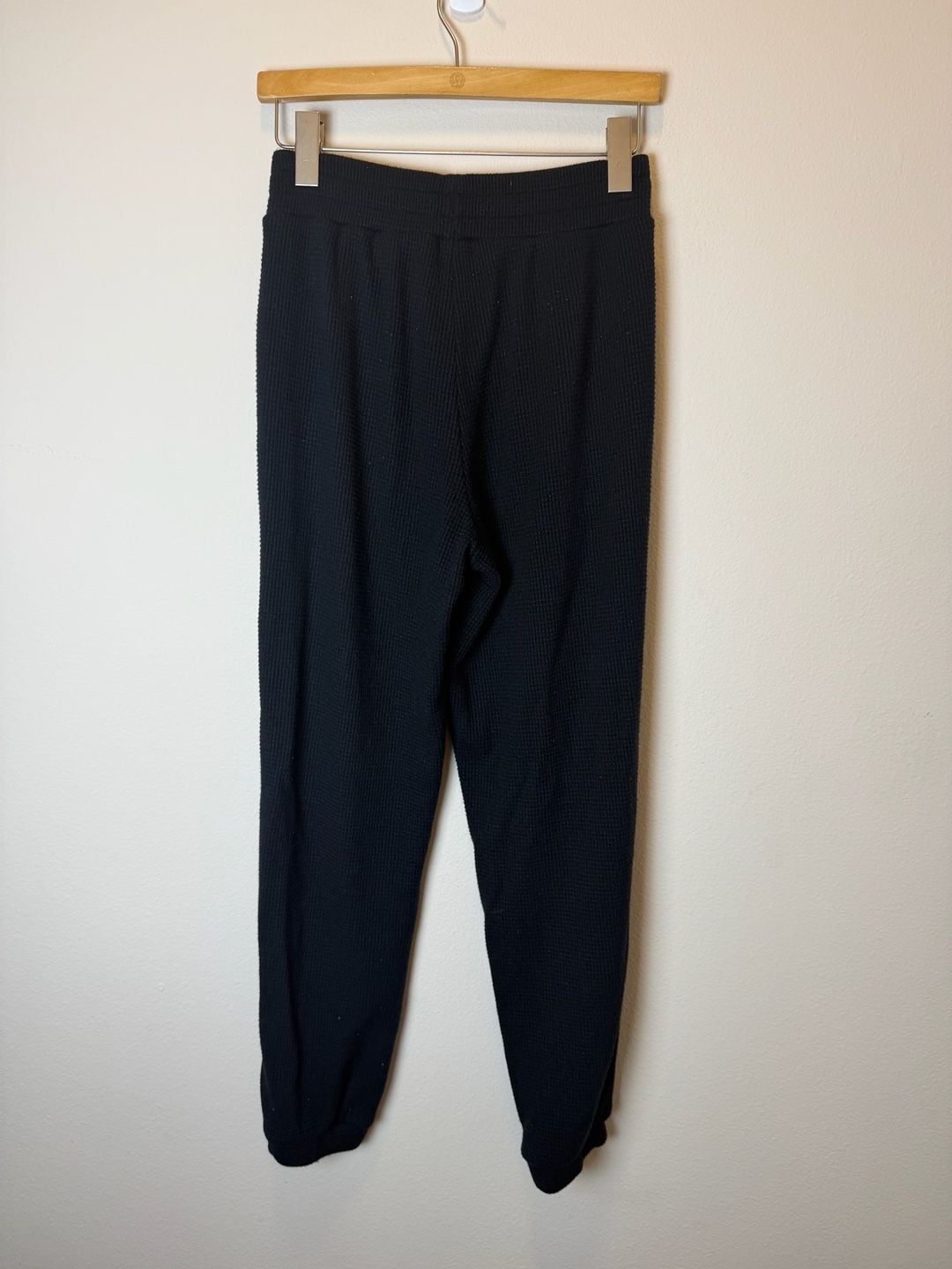 Alo Yoga Waffle Weekend Escape Jogger Size S Black 5