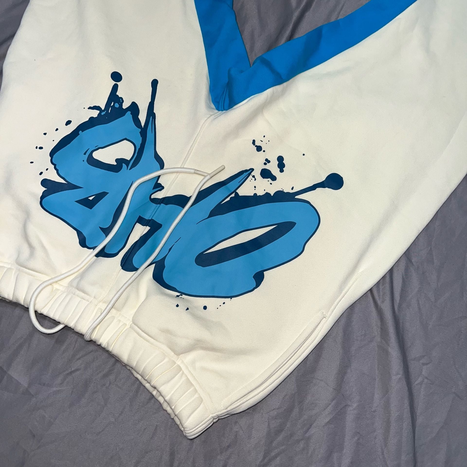 One Of Them Ones Tour Chris Brown Sweatpants Sz L Cream Blue Paint Splatter 10