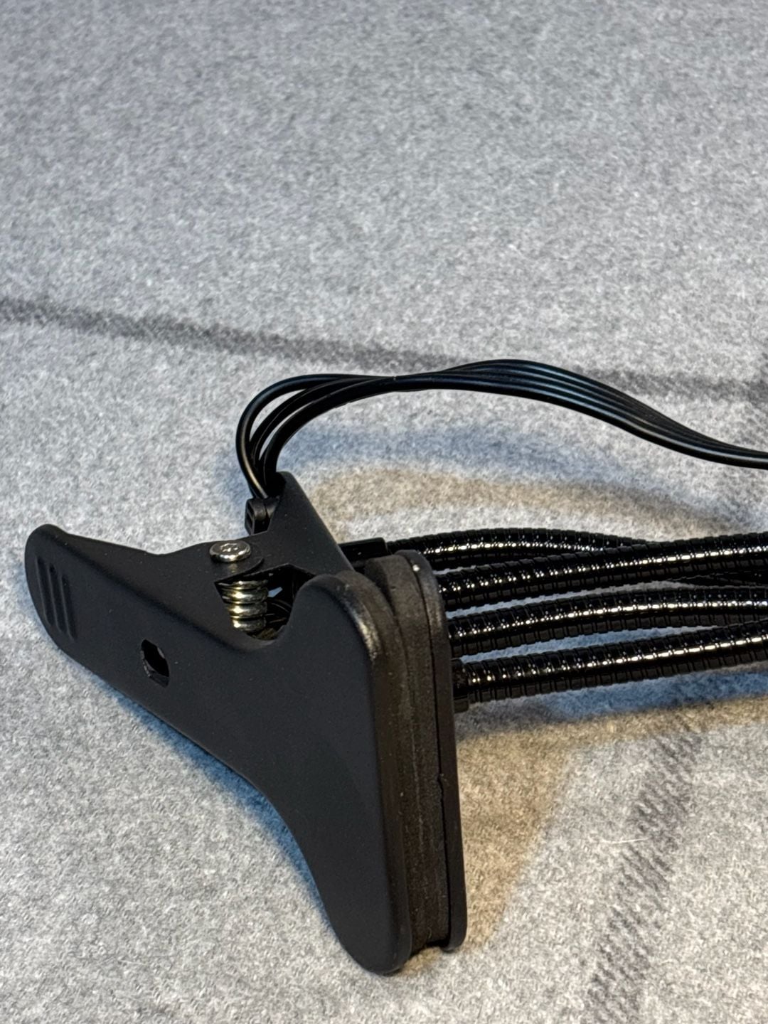 3-Tube Flexible LED Plant Grow Light with Clip 2