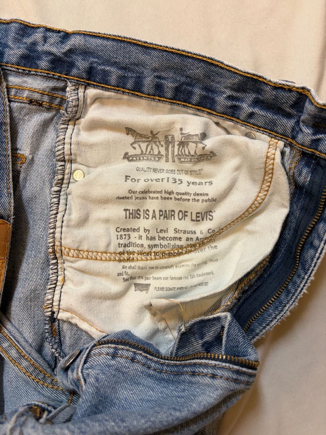 Levis 505 Jeans Size 34x29 Light Wash Distressed 7