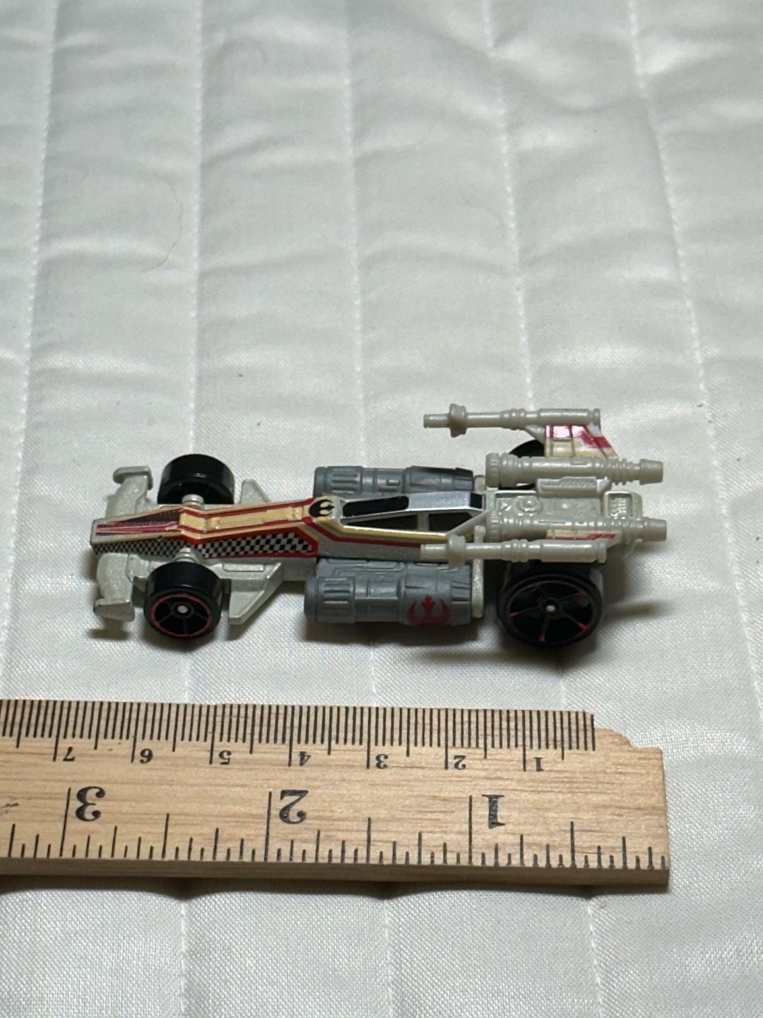 Hot Wheels Star Wars X-Wing Fighter Character Car Die-Cast 3