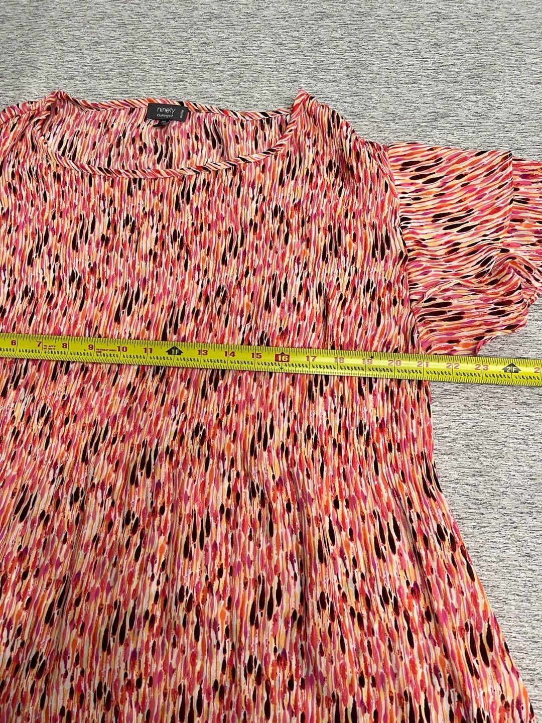 Ninety Clothing Co Women’s Petite XL Blouse Pink Abstract Flutter Sleeve 8