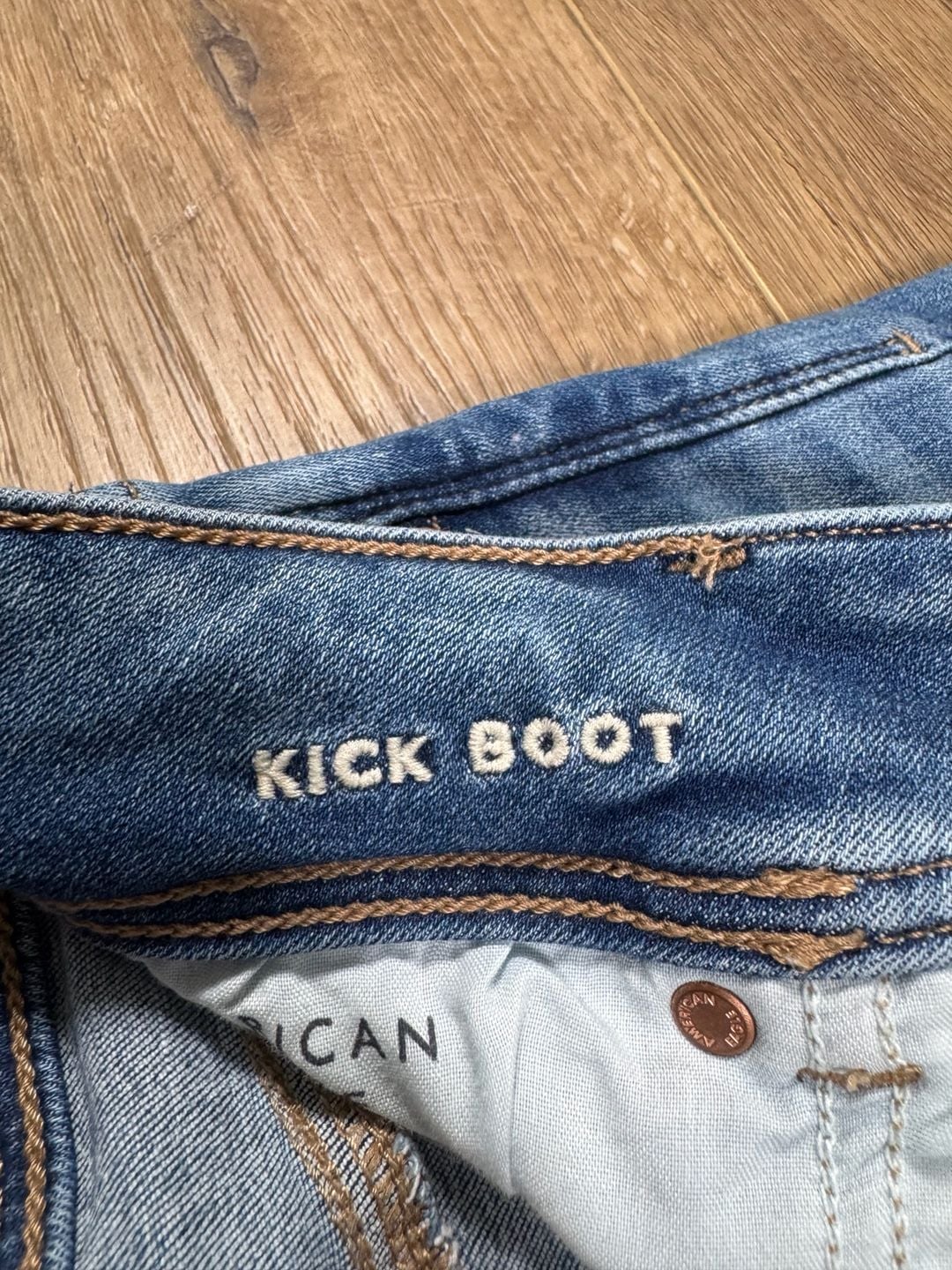 American Eagle Kick Boot Jeans Women’s 8 Regular Medium Wash Stretch Bootcut 6