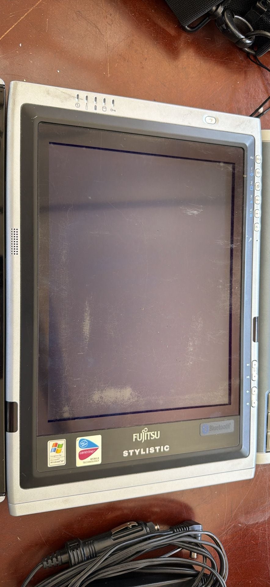 Fujitsu Stylistic ST5021 Tablet PC Windows XP 2
