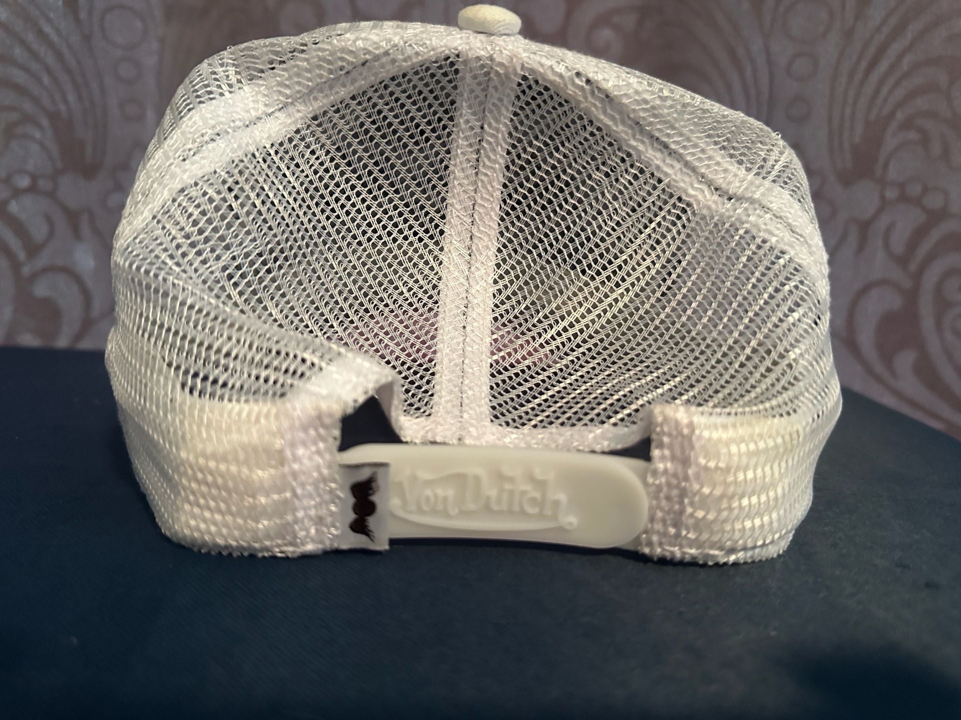 Von Dutch Classic Trucker Hat White Black Mesh Snapback 4