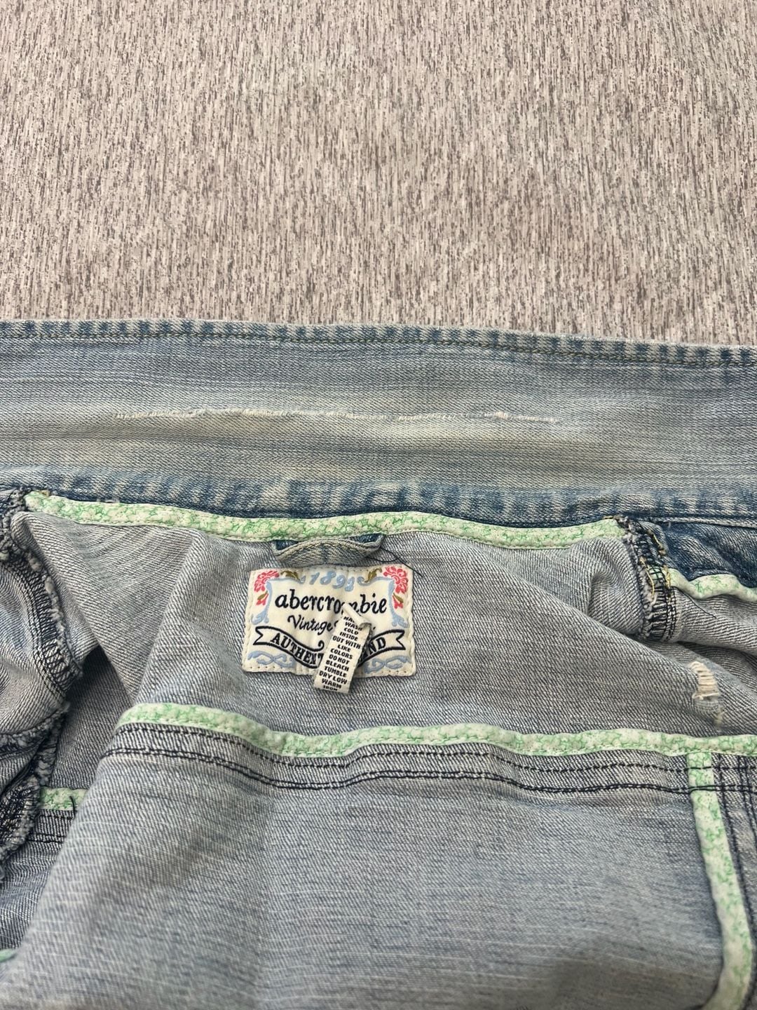 Abercrombie Vintage Denim Women’s XL Distressed Jacket Light Wash 7