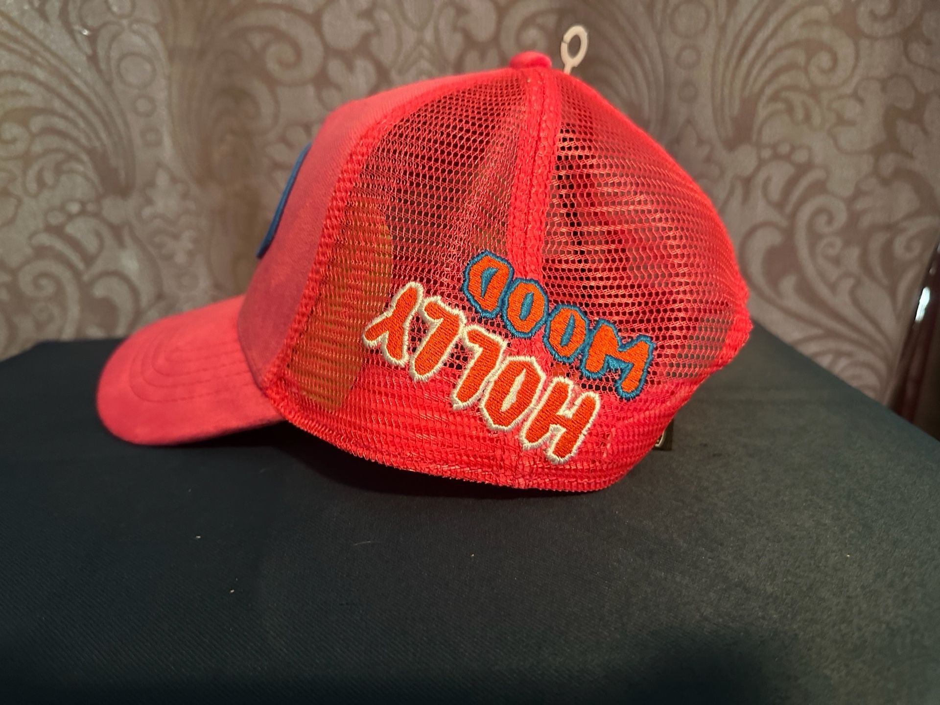 Von Dutch ~ hot pink Hollywood Velvet trucker hat - Limited Edition 4