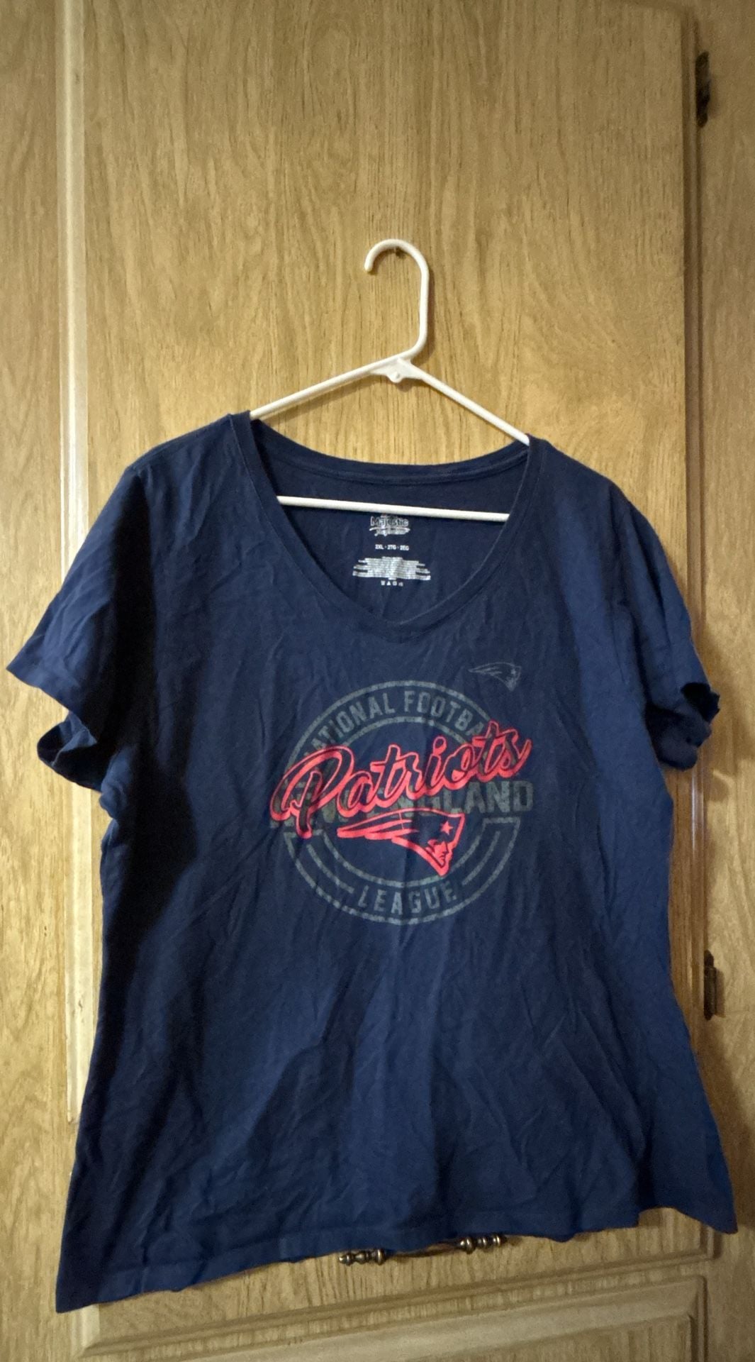Majestic New England Patriots V-Neck T-Shirt Size 2XL Blue NFL 2