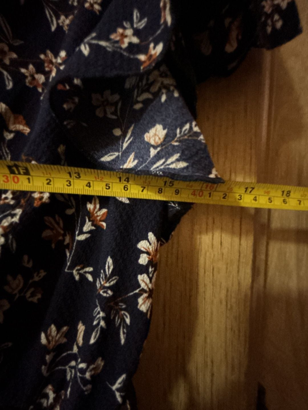 Hapsha Floral Dress Size XL Navy Blue Flutter Sleeve V-Neck Midi 5