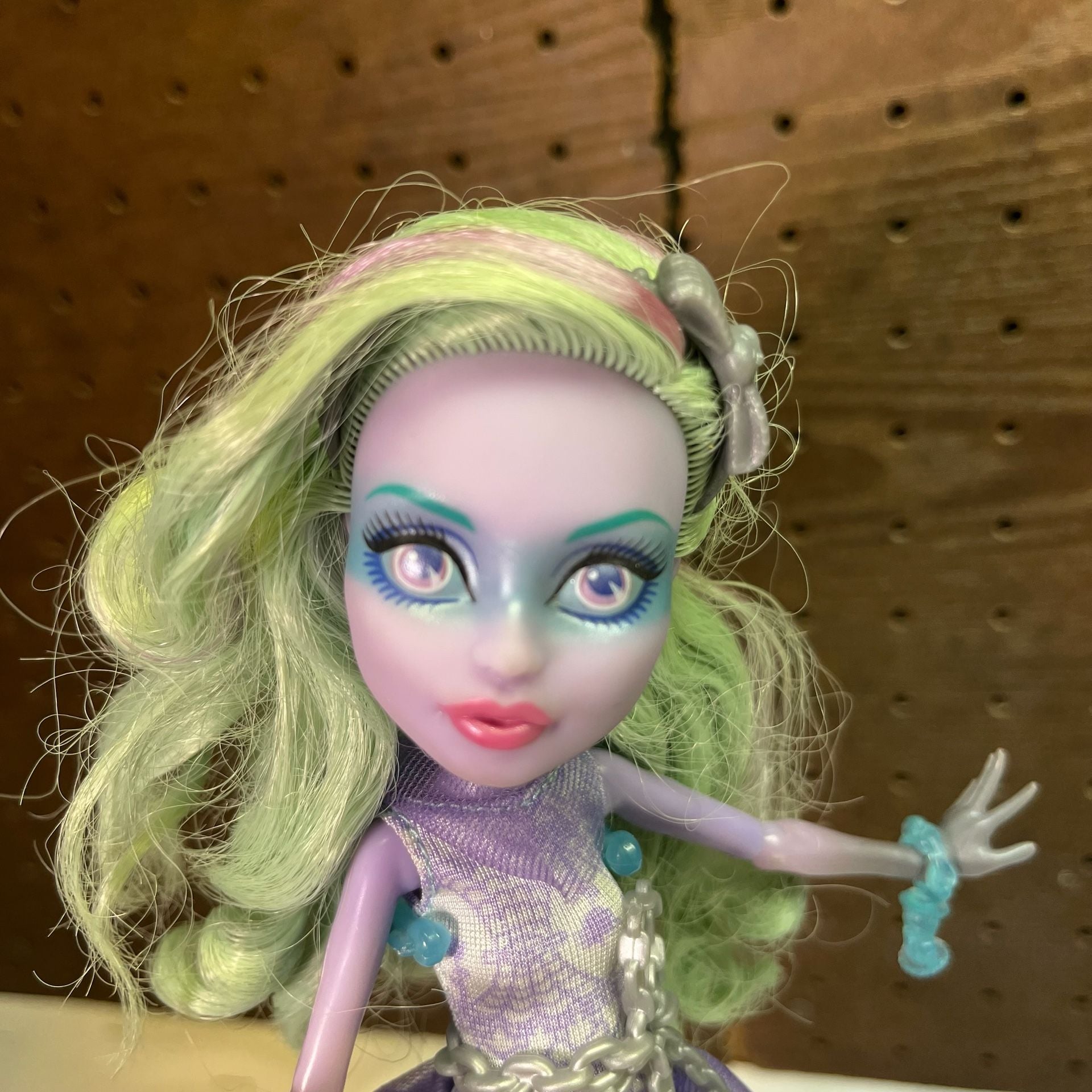 Monster High Haunted Getting Ghostly Twyla Doll 6