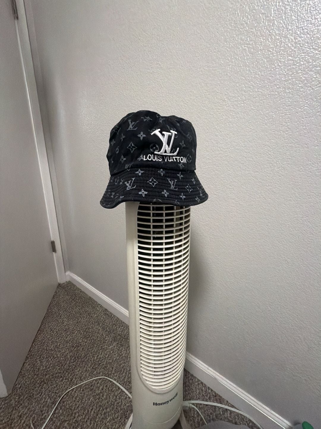 Louis Vuitton Monogram Denim Bucket Hat Black 2