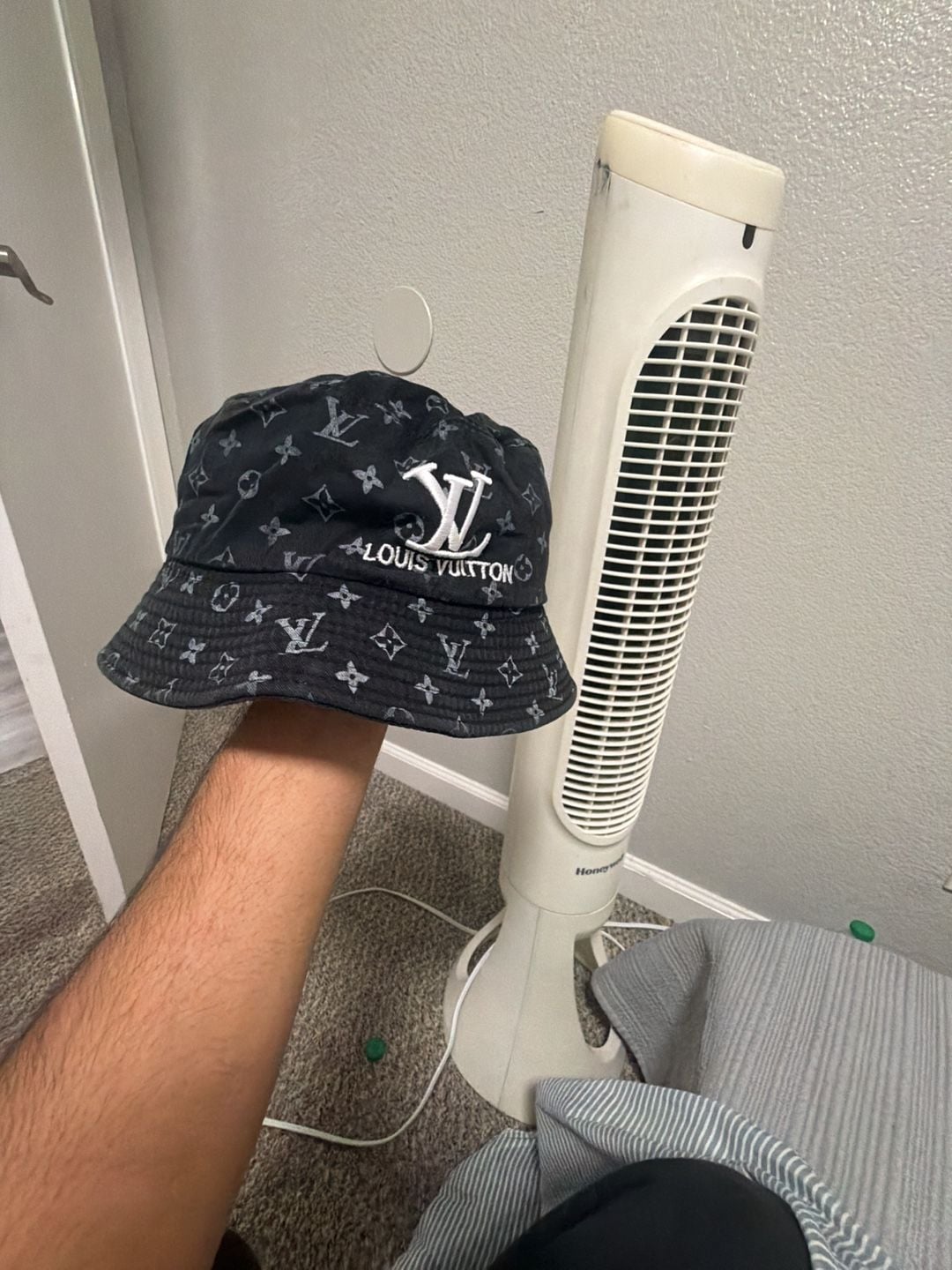 Louis Vuitton Monogram Denim Bucket Hat Black 3