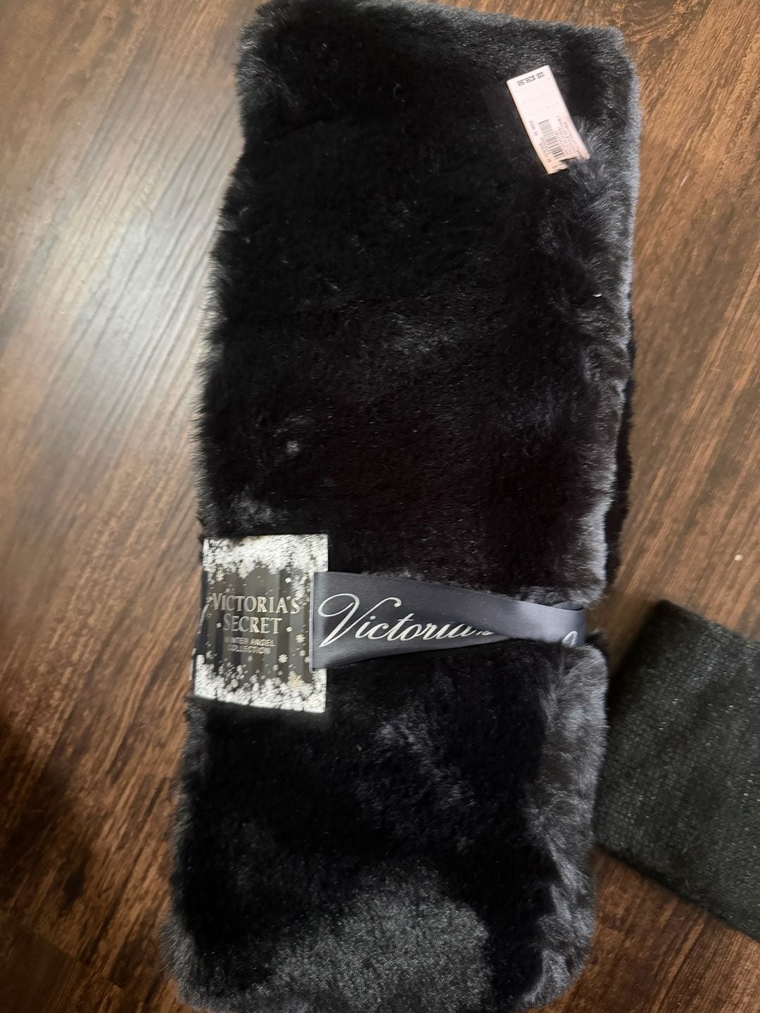 Victoria's Secret Sparkle Snowflake Faux Fur Scarf Black 2