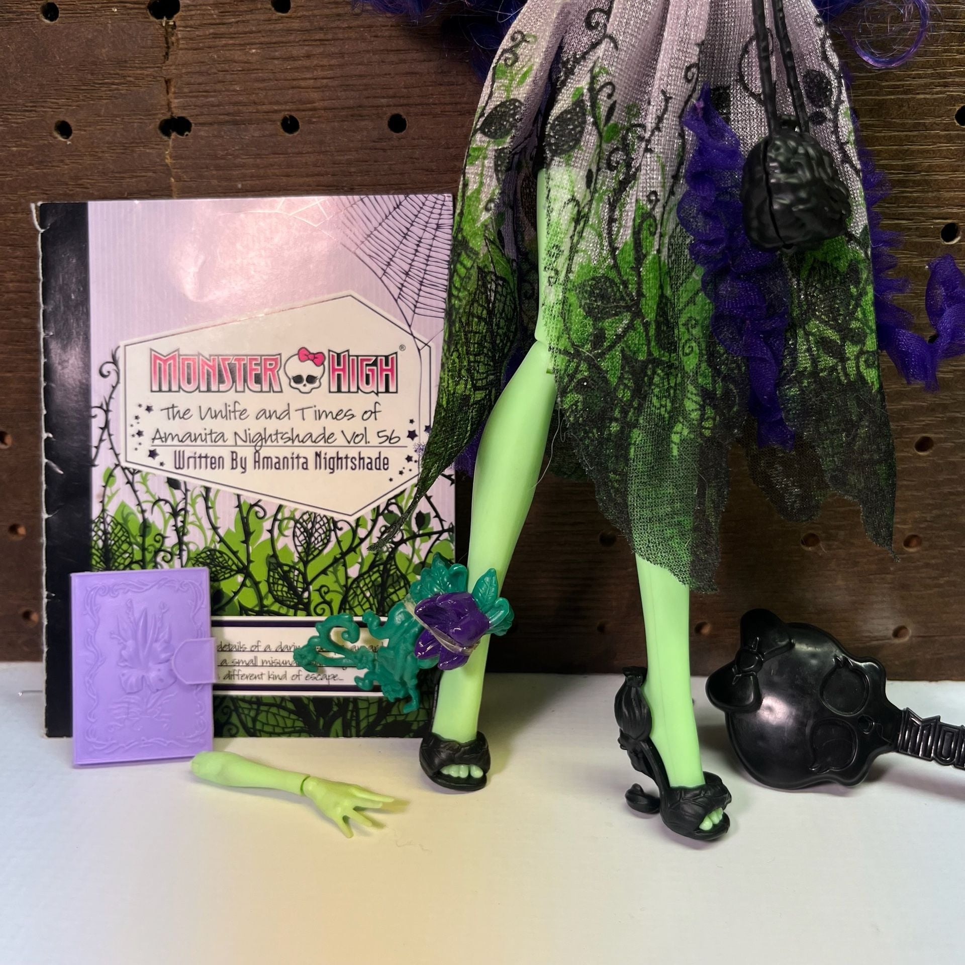 Monster High Gloom And Bloom Amanita Nightshade 2