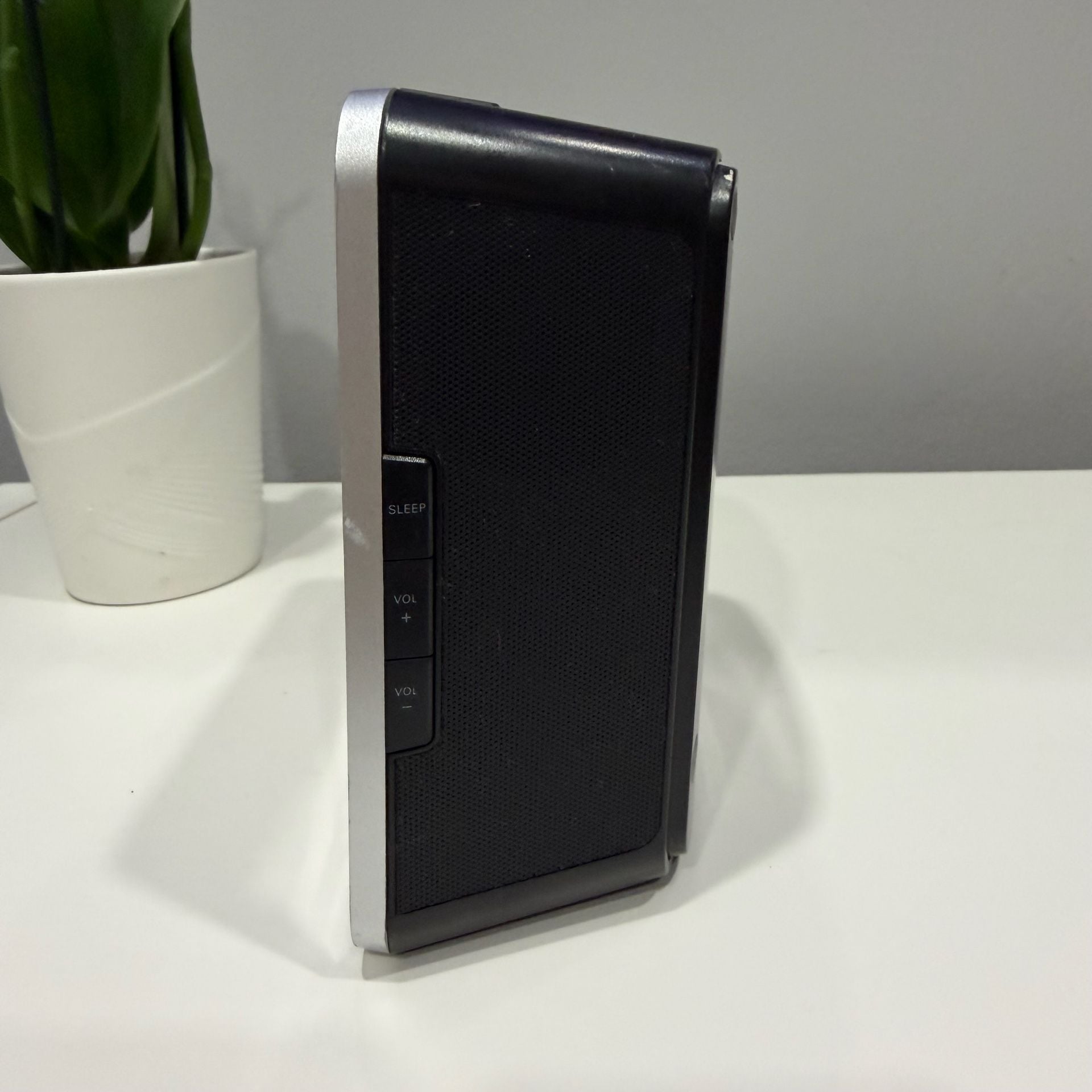 Philips Docking Entertainment System DC190B untested 5