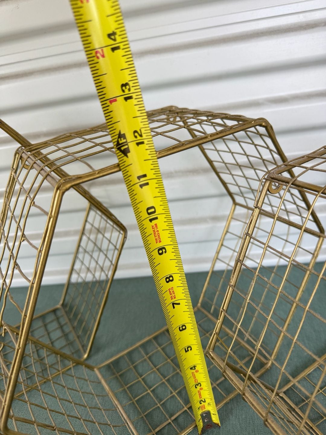 Hexagon Wire Mesh Wall Shelves Set of 4 Gold Metal 4