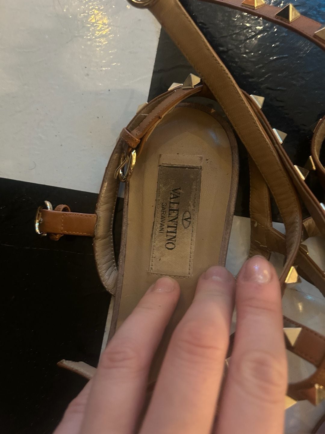 Valentino Rockstud Flat Thong Sandals Size 37 Brown Leather 4