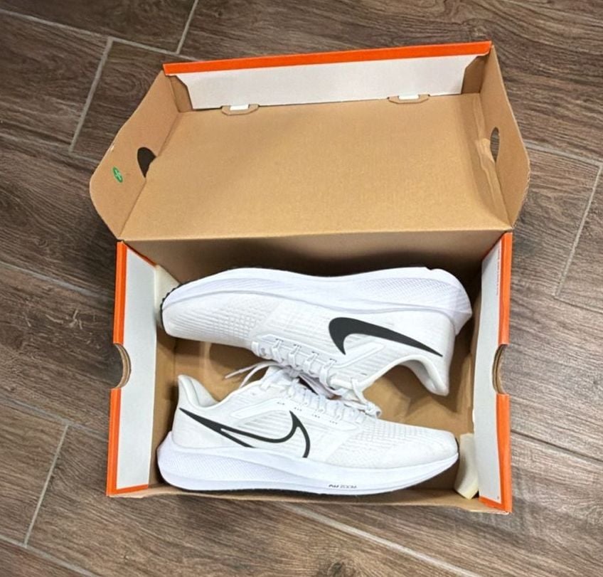 Nike Air Zoom Pegasus 39 Size 9 White Black Running Shoes 2