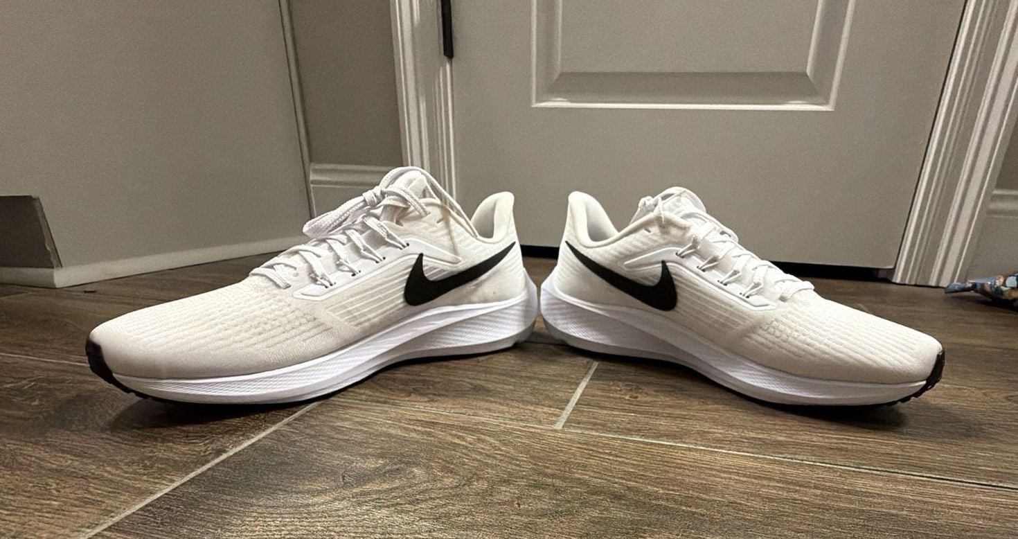 Nike Air Zoom Pegasus 39 Size 9 White Black Running Shoes 3