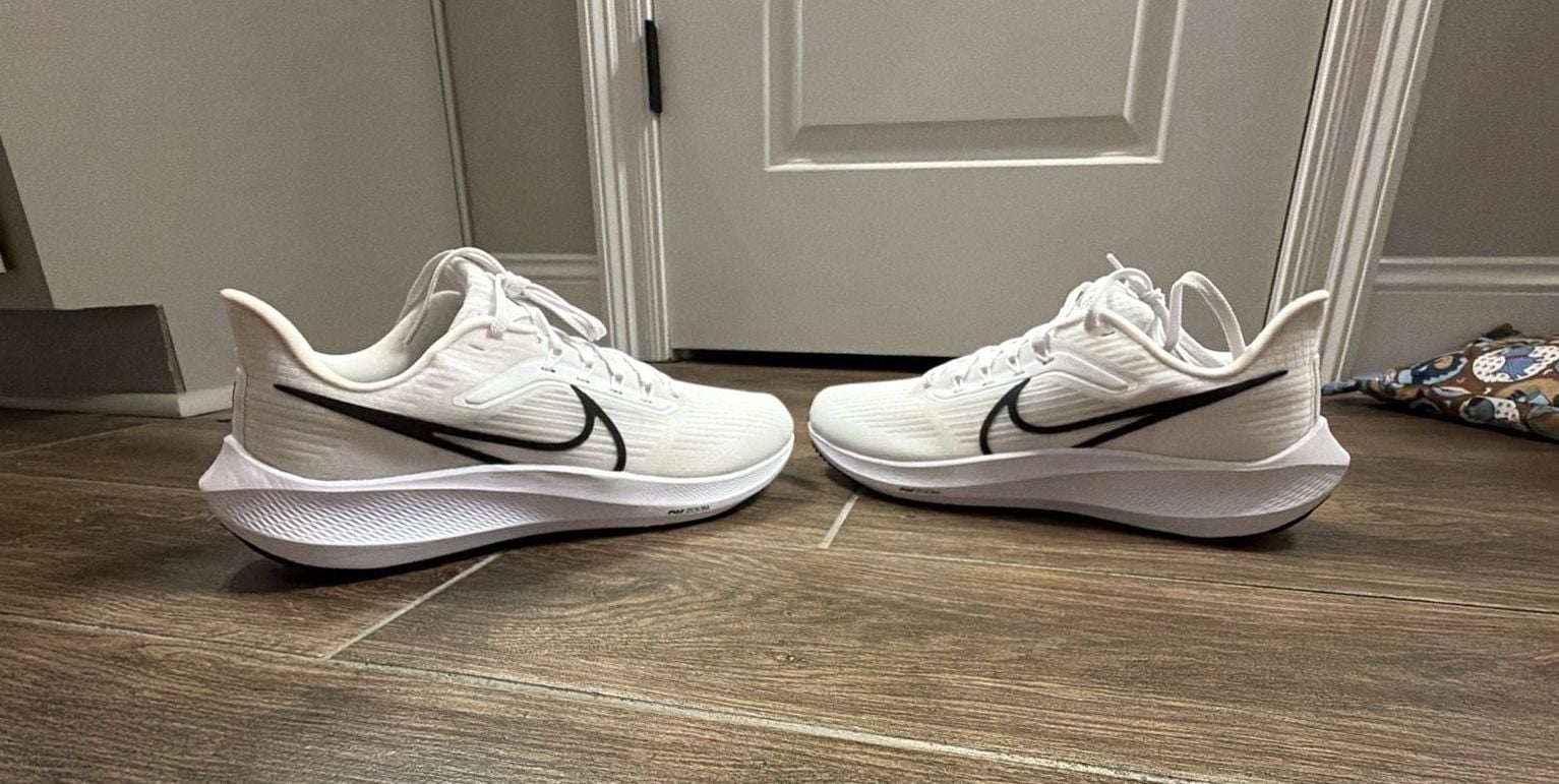 Nike Air Zoom Pegasus 39 Size 9 White Black Running Shoes 4