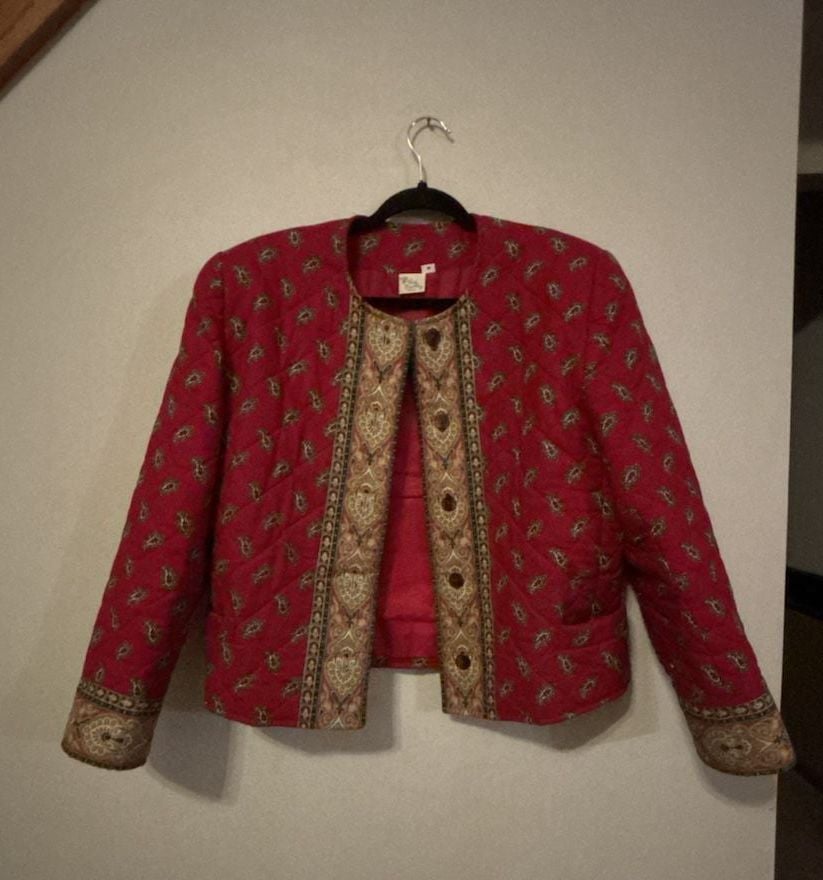 Vera Bradley Quilted Jacket Size M Red Paisley Vintage 2