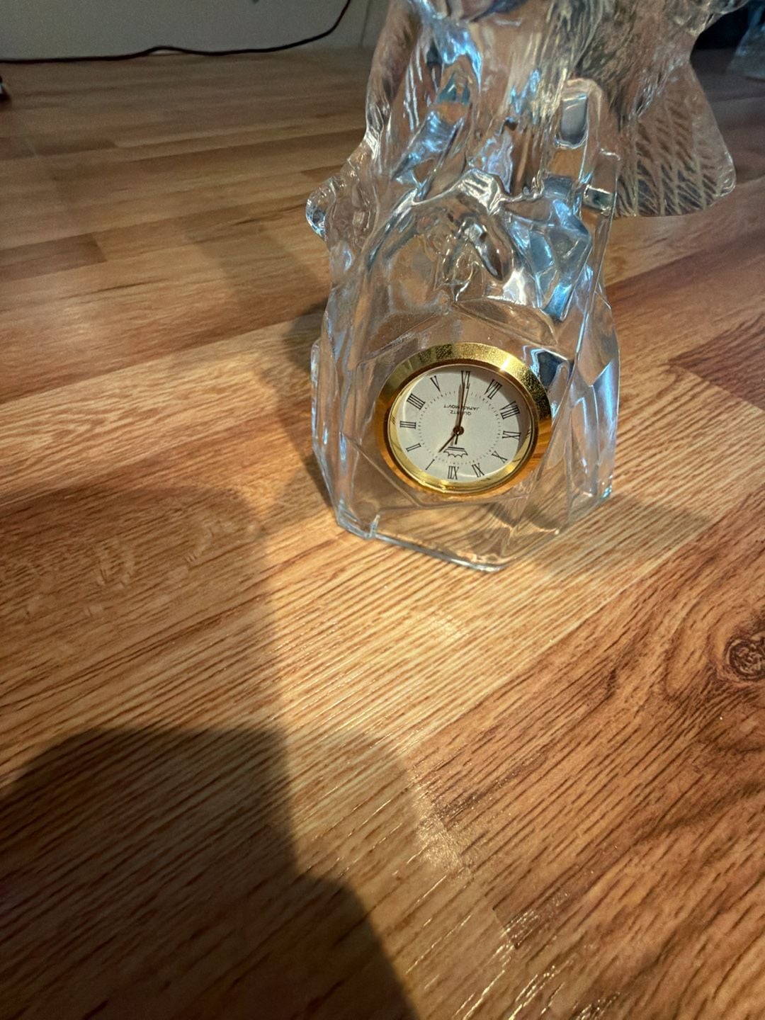 Royal Crystal Rock RCR Lead Crystal Eagle Figurine with Inset Clock 4