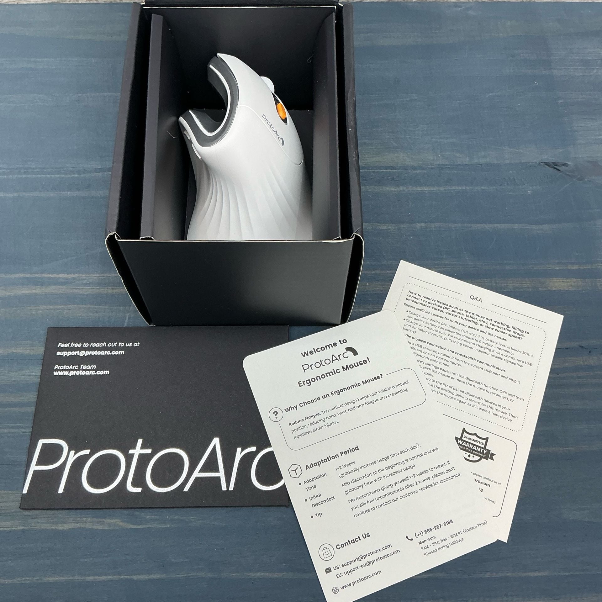ProtoArc EM11 NL Rechargeable Ergonomic Vertical Mouse White 7
