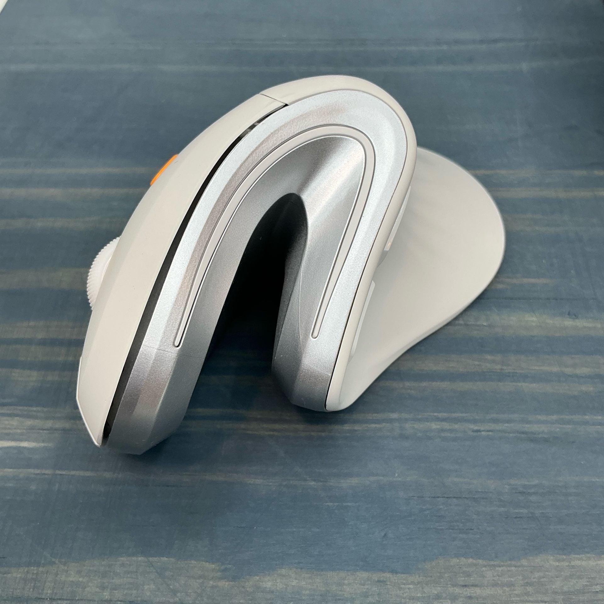ProtoArc EM11 NL Rechargeable Ergonomic Vertical Mouse White 10