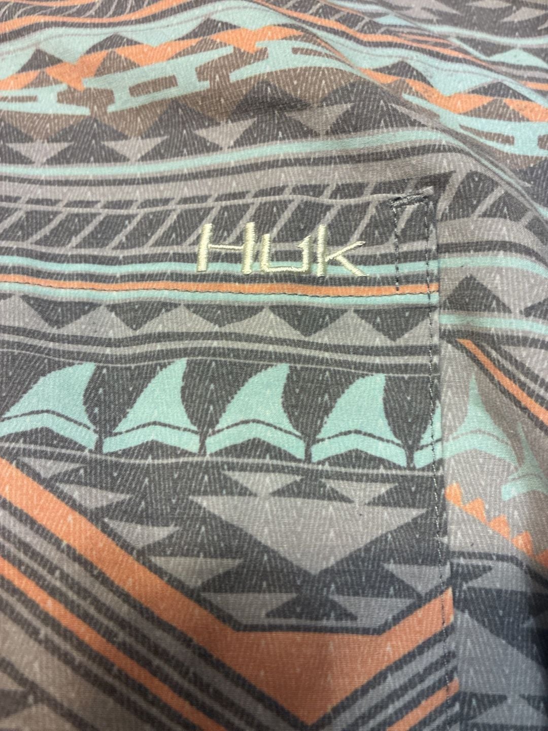 Huk Kona Performance Button Shirt Size 2XL Aztec Print 3
