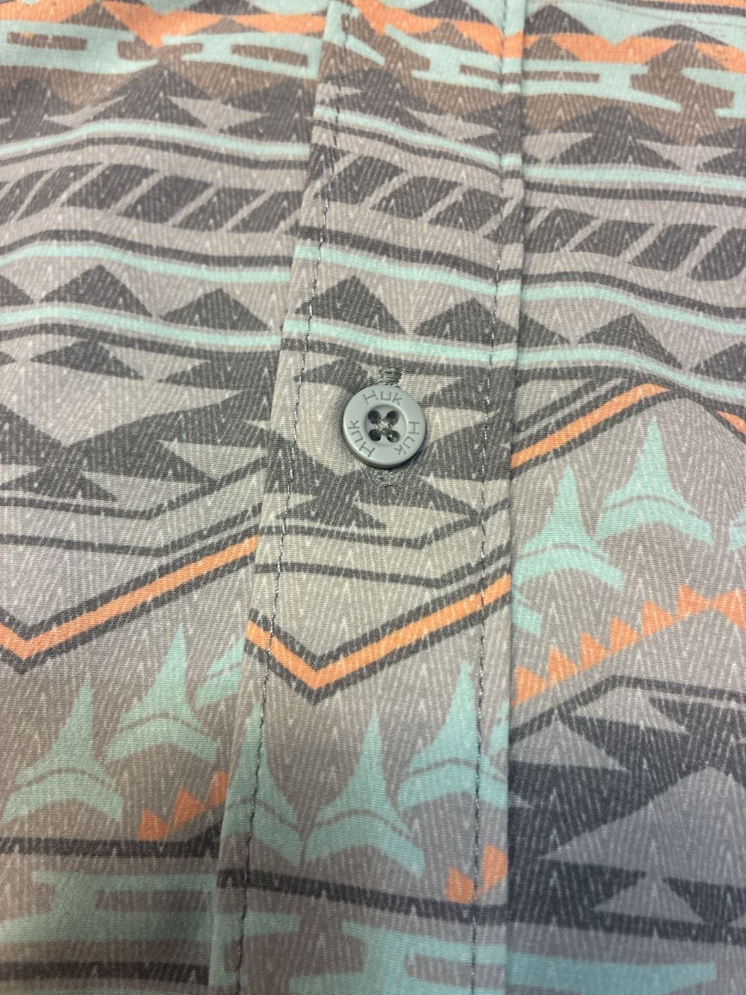 Huk Kona Performance Button Shirt Size 2XL Aztec Print 4