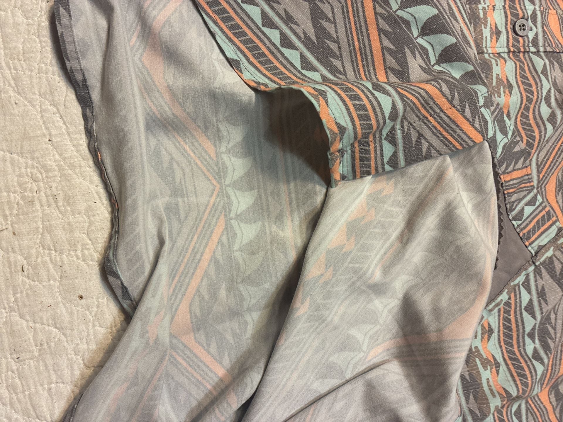 Huk Kona Performance Button Shirt Size 2XL Aztec Print 9