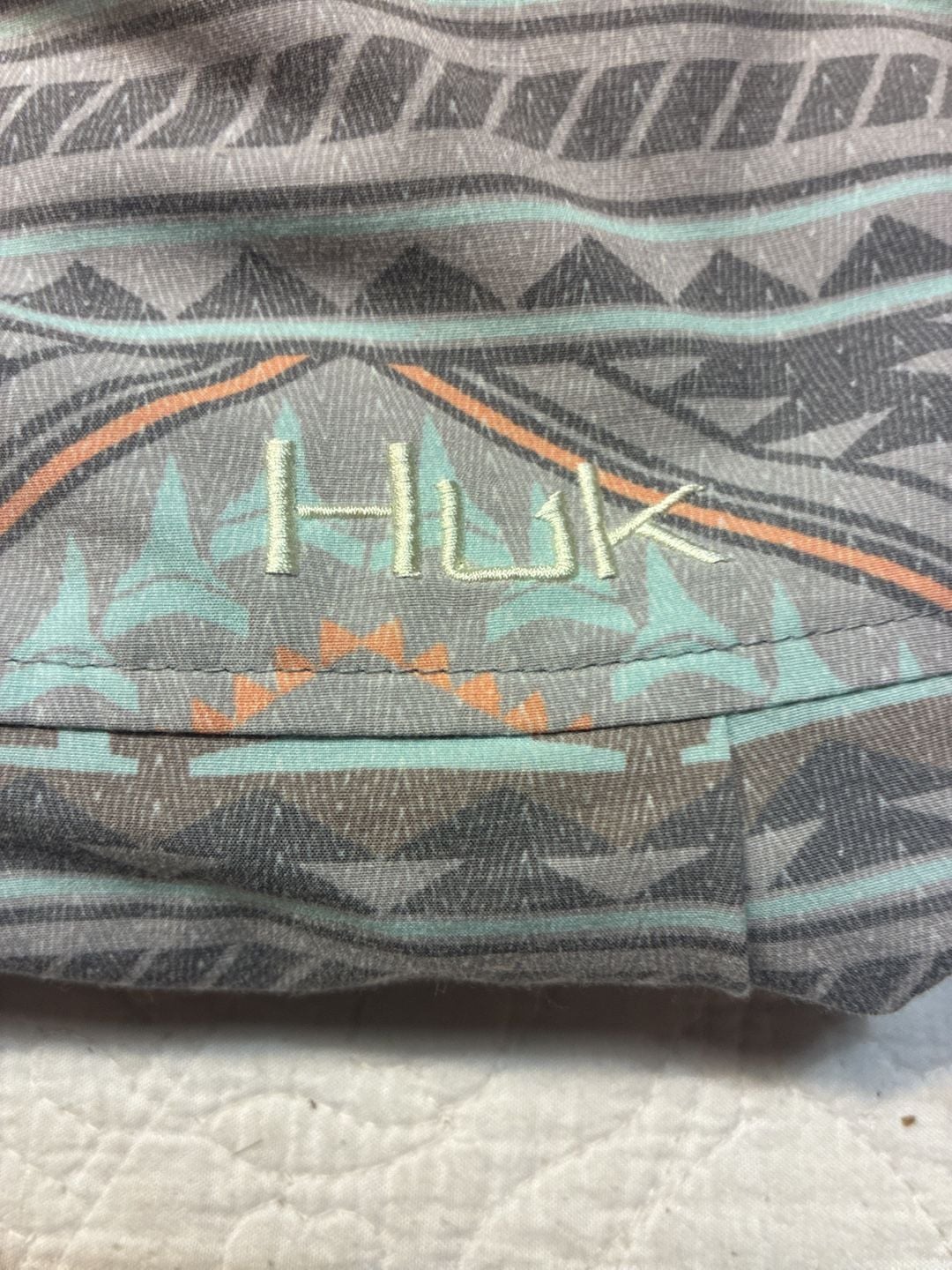 Huk Kona Performance Button Shirt Size 2XL Aztec Print 12