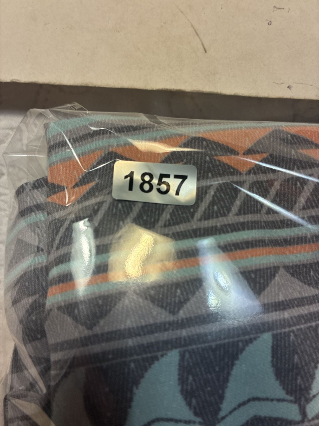 Huk Kona Performance Button Shirt Size 2XL Aztec Print 13