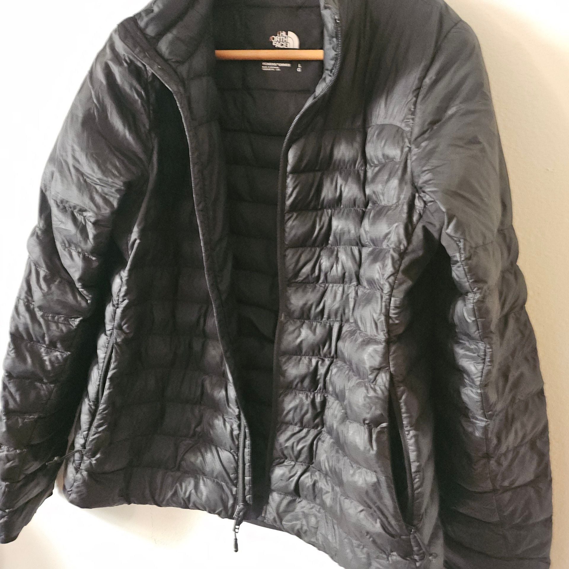 The North Face Black Puffer Jacket 294 5