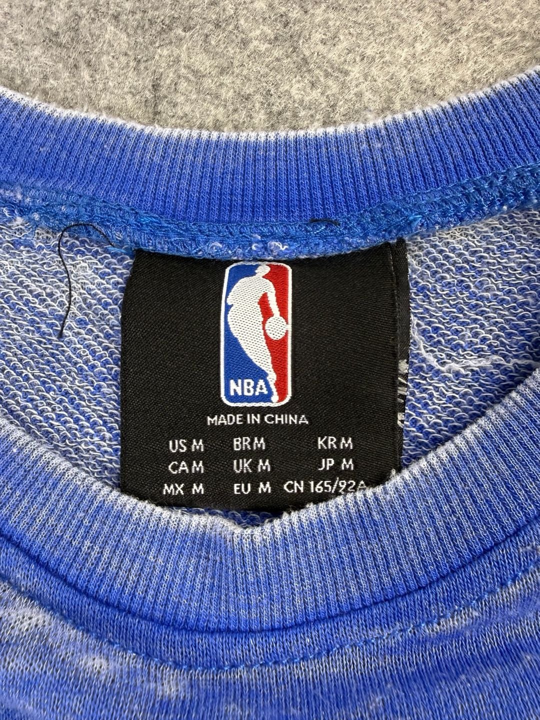 NBA New York Knicks Sweatshirt Size M Mineral Wash Blue Crewneck 3