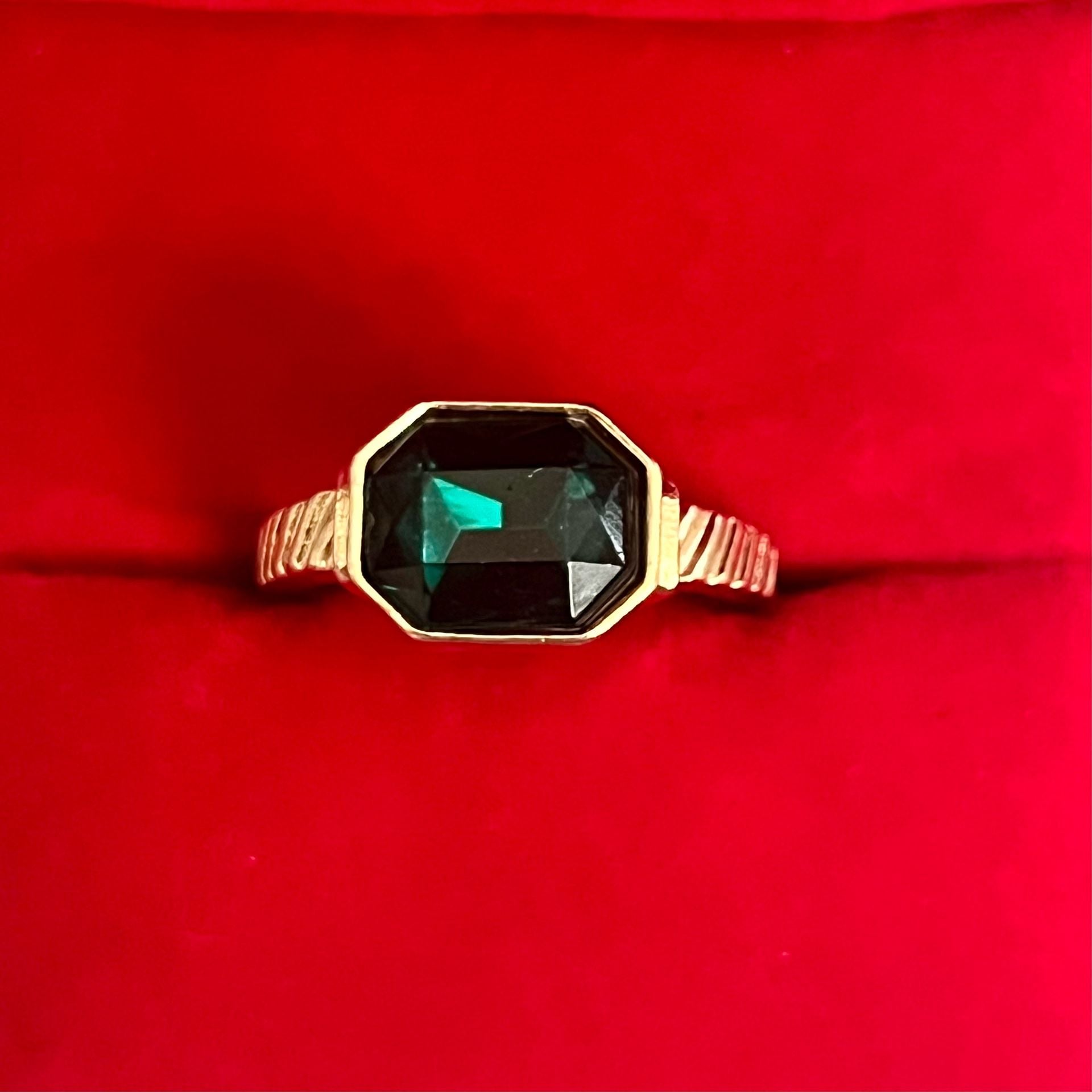 Gold Tone Emerald Cut Green Gemstone Statement Ring Size 7 2