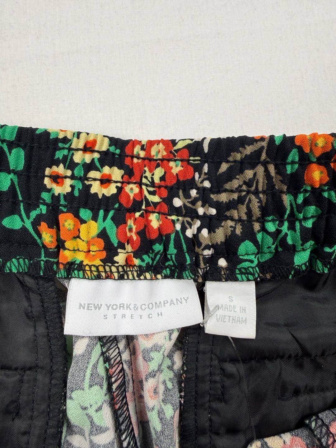 New York & Company Palazzo Pants Size S Black Floral Wide Leg Lace Hem 7