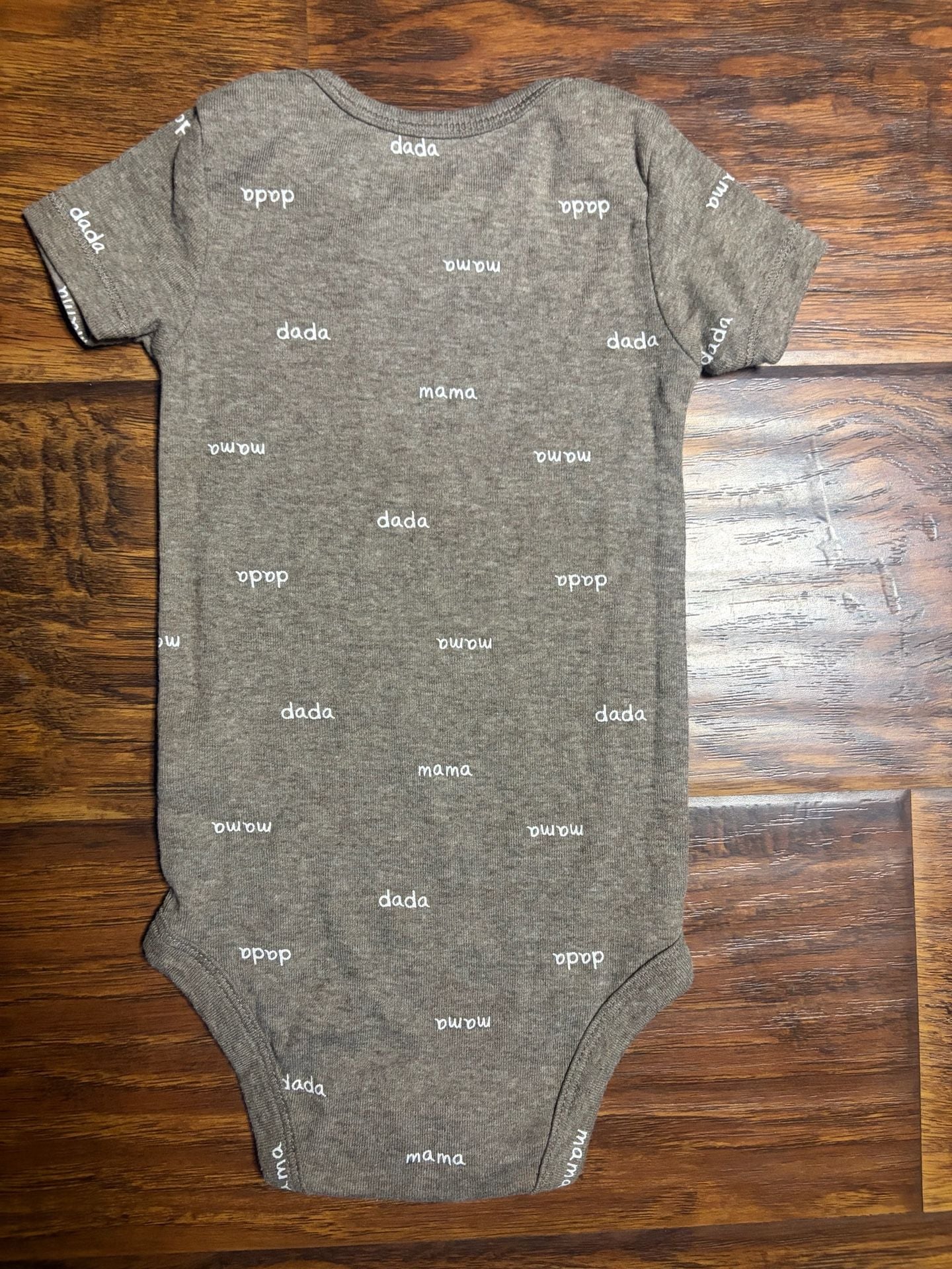 Carter's Bodysuit Size 9m Brown Mama Dada Print 4