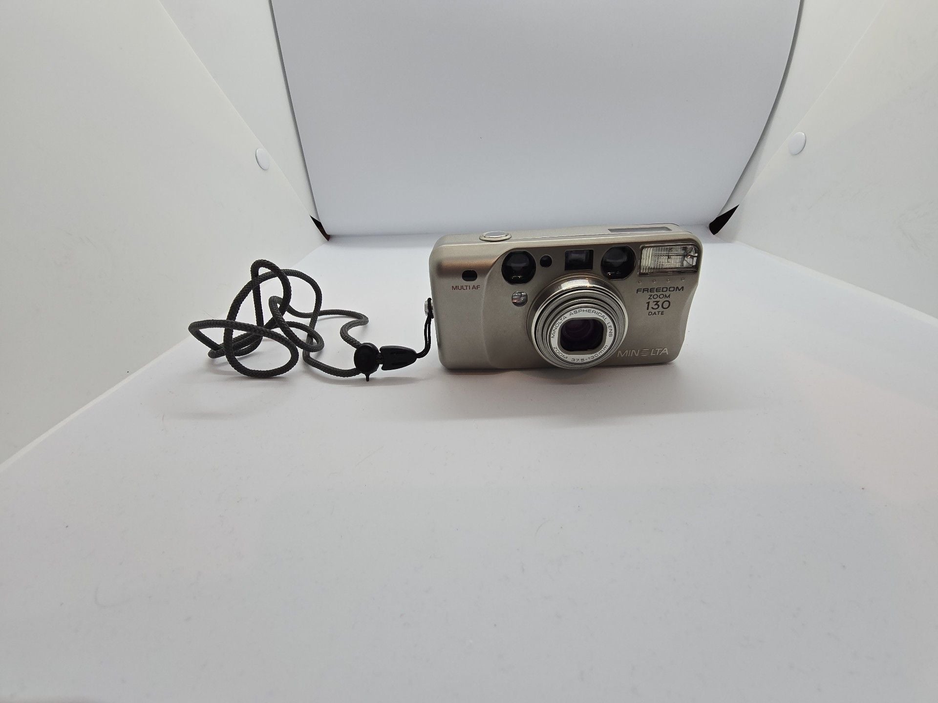 Minolta Freedom Zoom 130 Date 35mm Film Camera 1