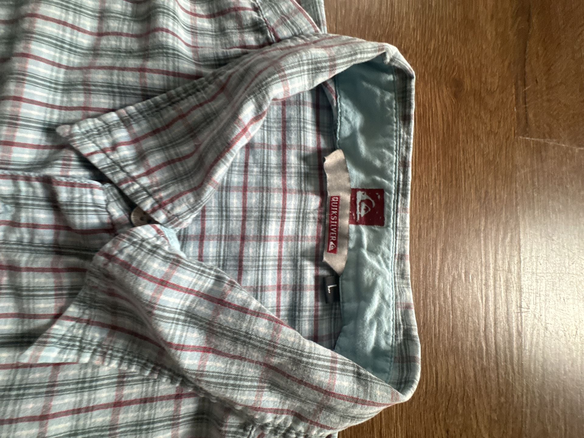 Quiksilver Plaid Button-Up Short Sleeve Shirt Size L Blue Red 3