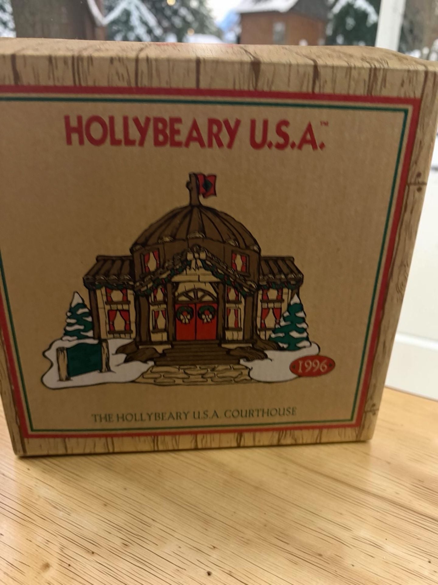 Hollybeary U.S.A. Courthouse 1996 Lighted Village Piece 2