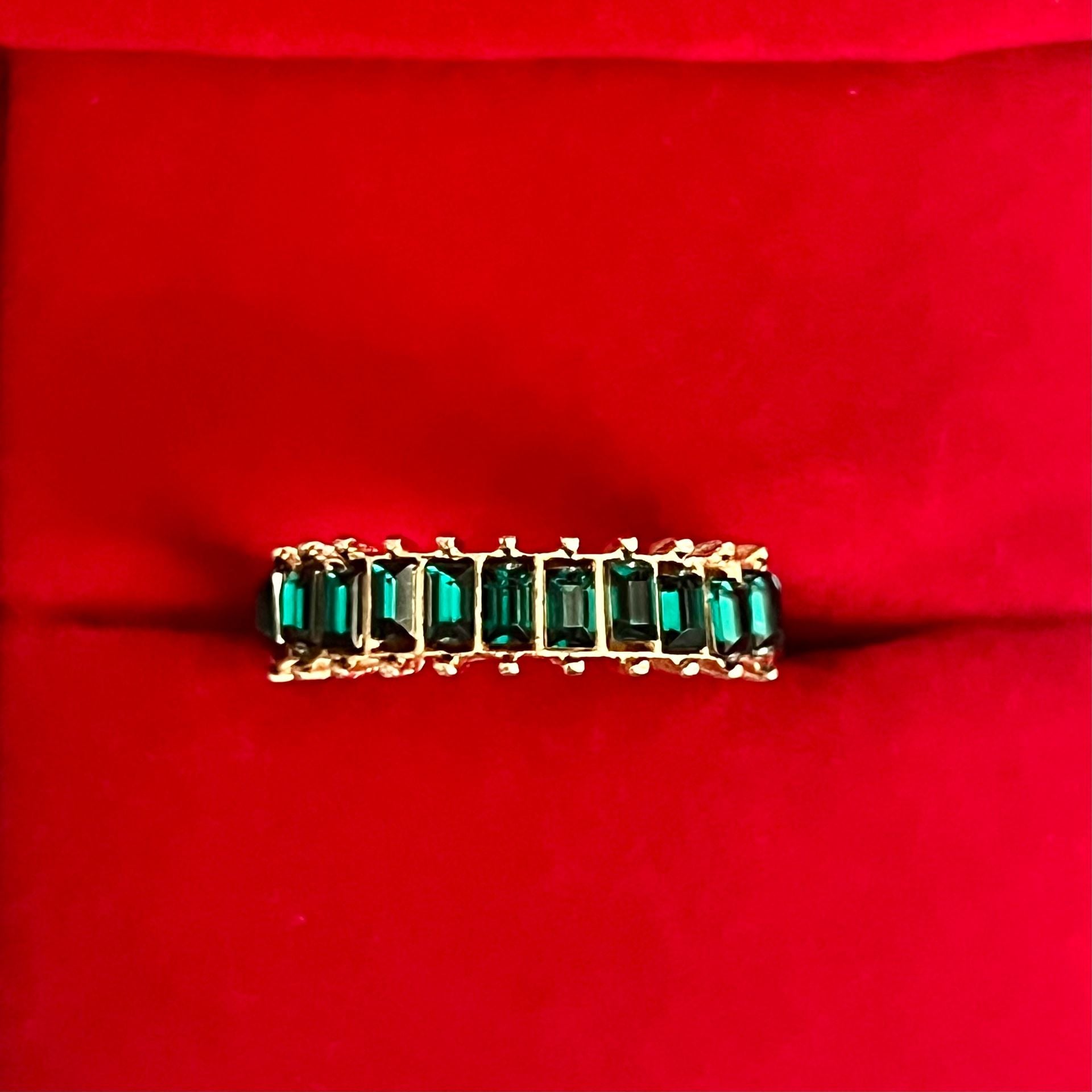 Baguette Cut Emerald Gemstone Gold Band Size 8 2