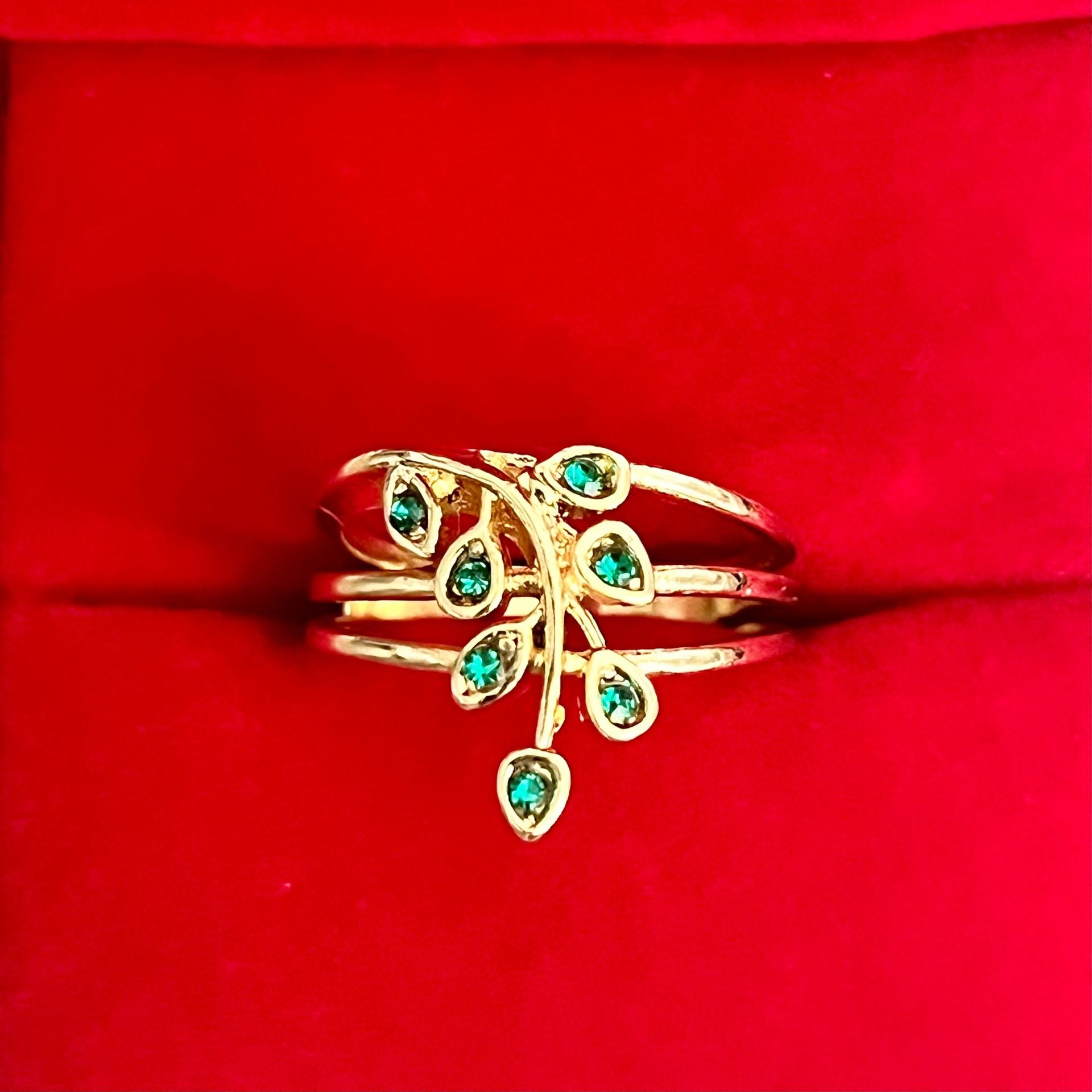 Gold-Tone Green Rhinestone Leaf Branch Statement Ring Size 6 3