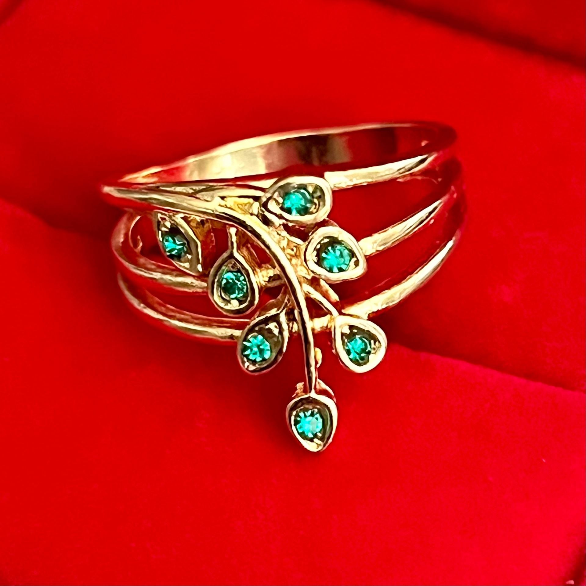 Gold-Tone Green Rhinestone Leaf Branch Statement Ring Size 6 4