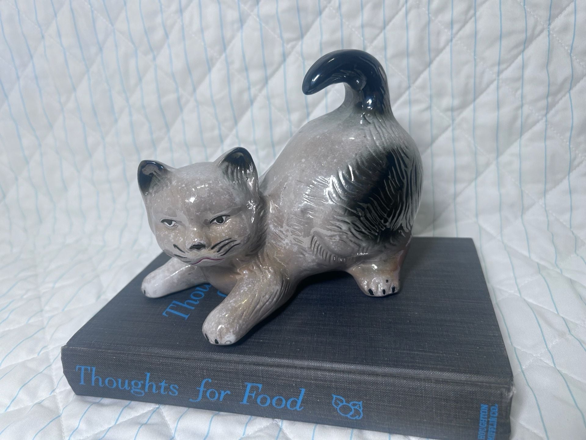 Vintage Ceramic Stretching Kitten Figurine Glossy Gray Cat Statue 1