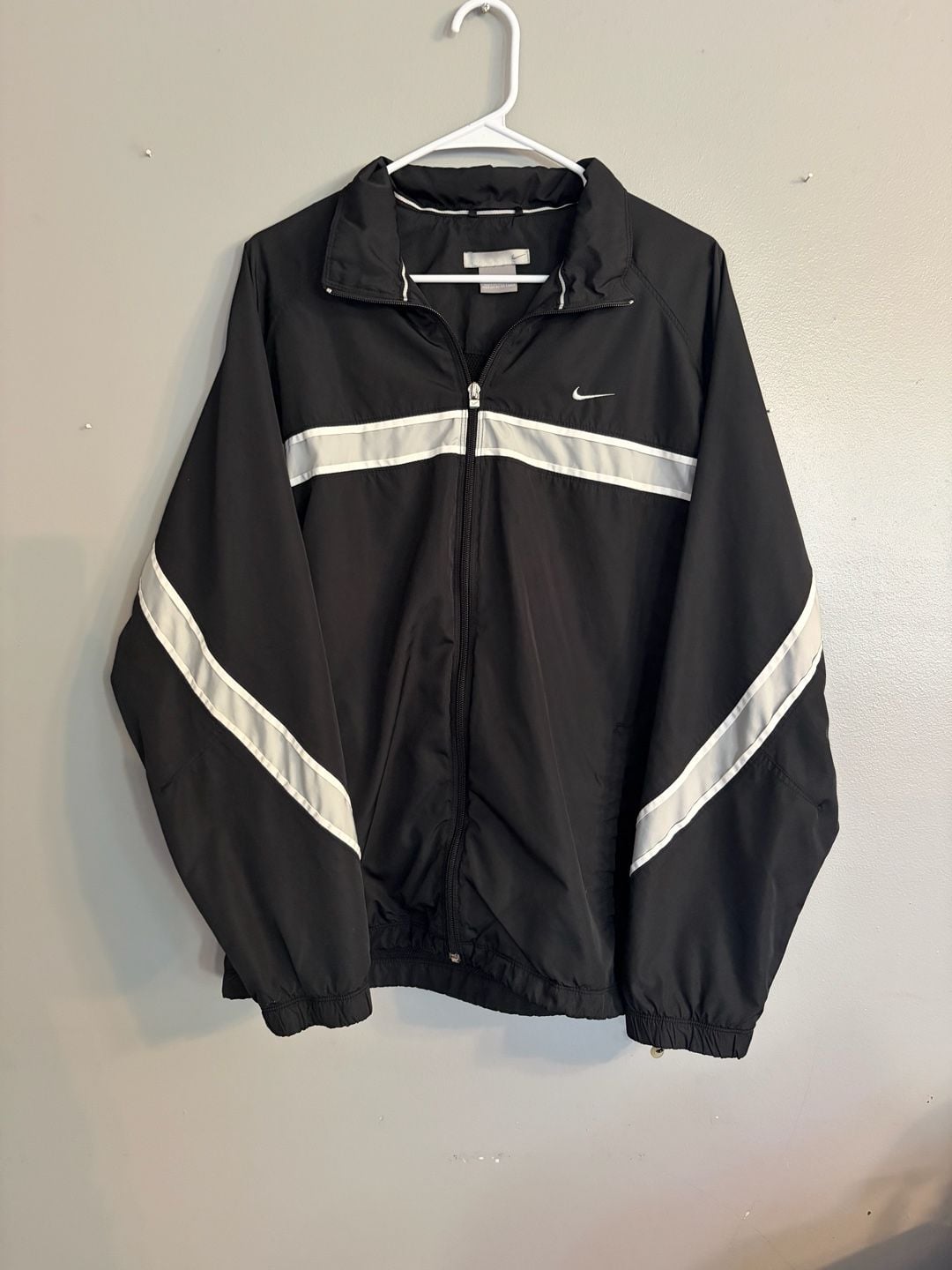 Nike Windbreaker Jacket Size XL Black White Striped Full Zip 2