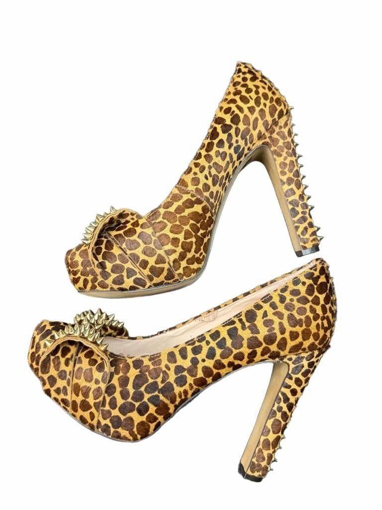 Vince Camuto Jamma Pumps Size 7.5M Leopard Studded Calf Hair 5