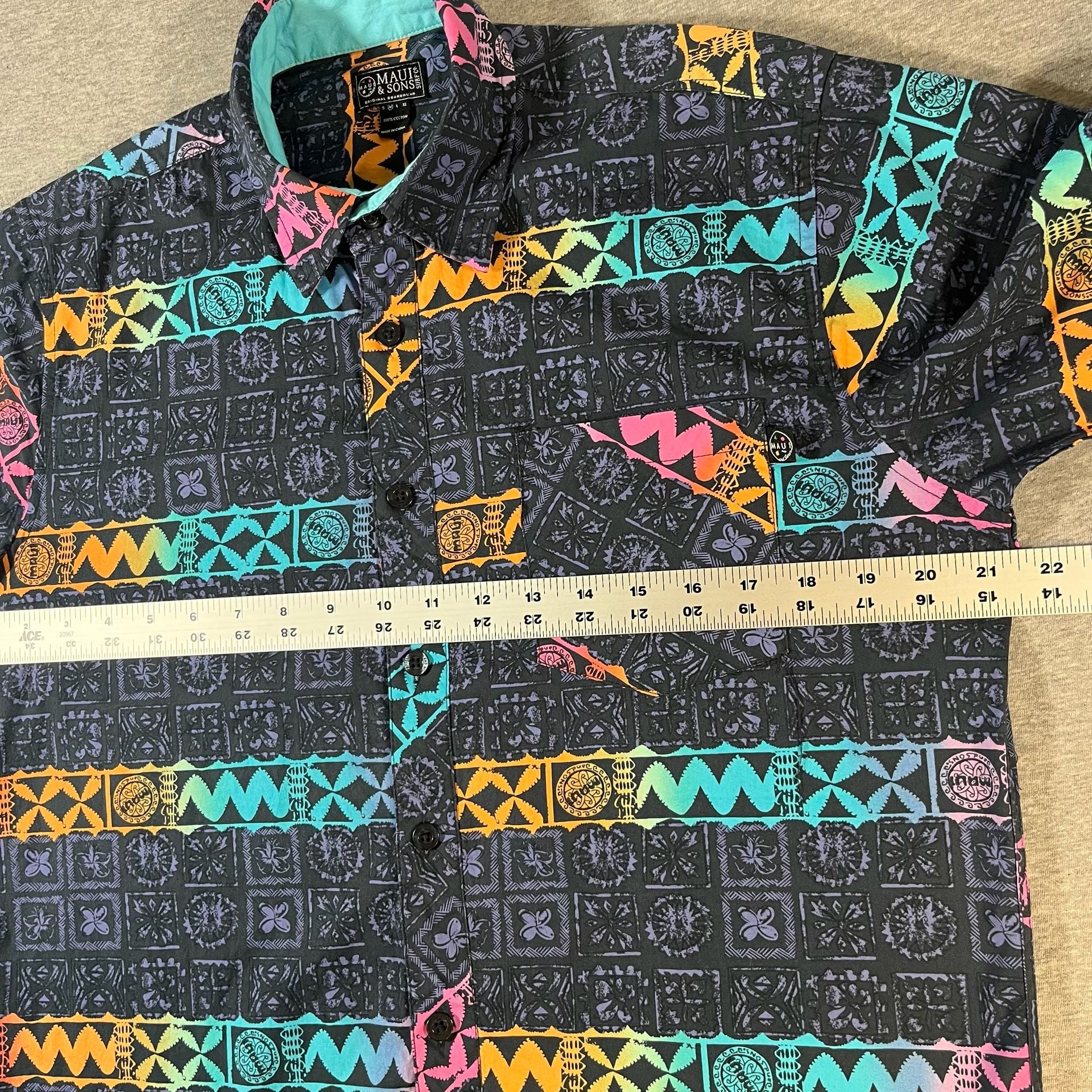 Maui and Sons Black Multi color Button Up Short Sleeve Hawaiian Shirt Men’s M 3