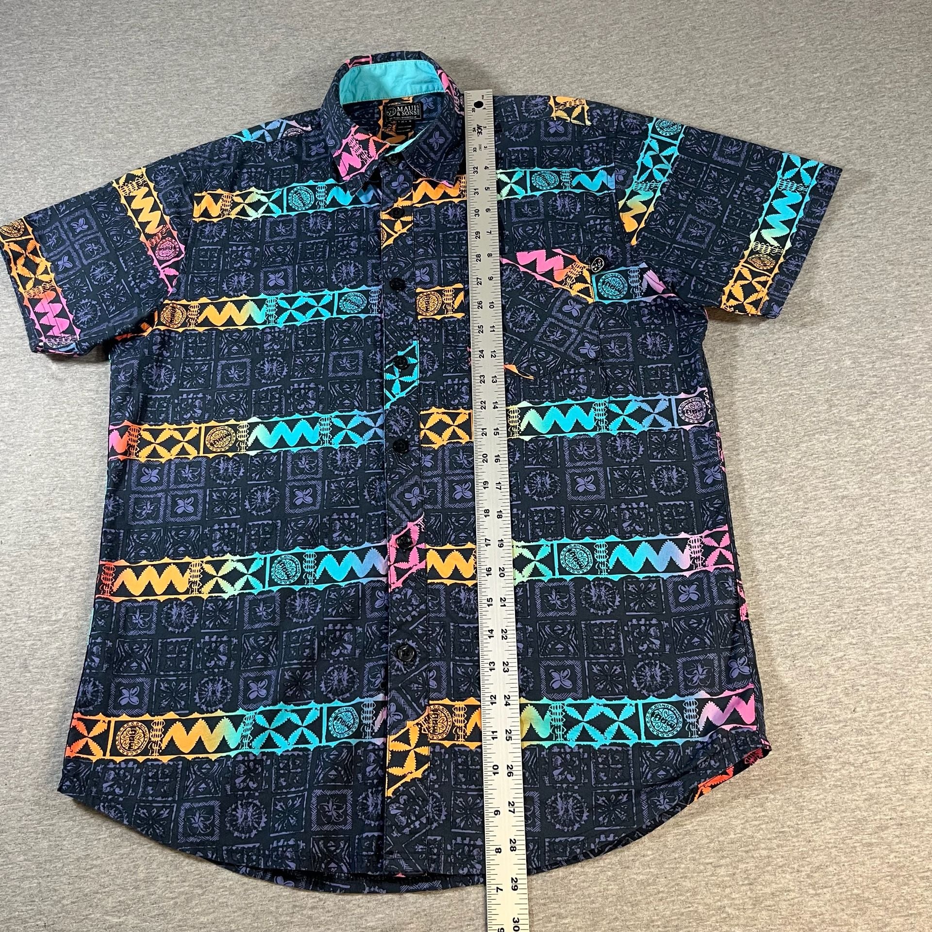 Maui and Sons Black Multi color Button Up Short Sleeve Hawaiian Shirt Men’s M 4